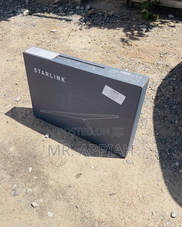 Durable and Classic Starlink Gen 3 Standard Dish Kit Router · Photo 1