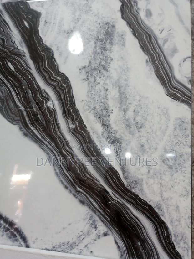 60/60 Spanish Porcelain Tiles · Photo 1