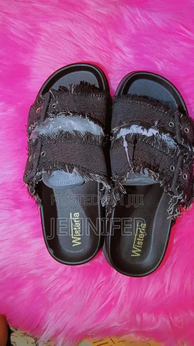 Wisteria Slippers · Photo 1