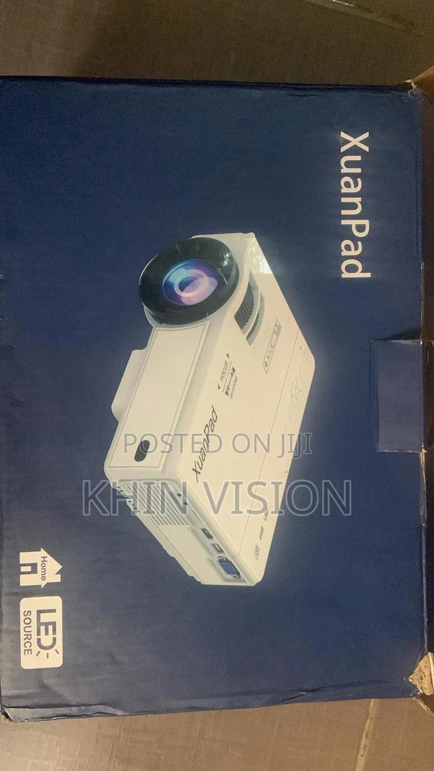 Projector Covers Between 4 to 200inches Space · Photo 1