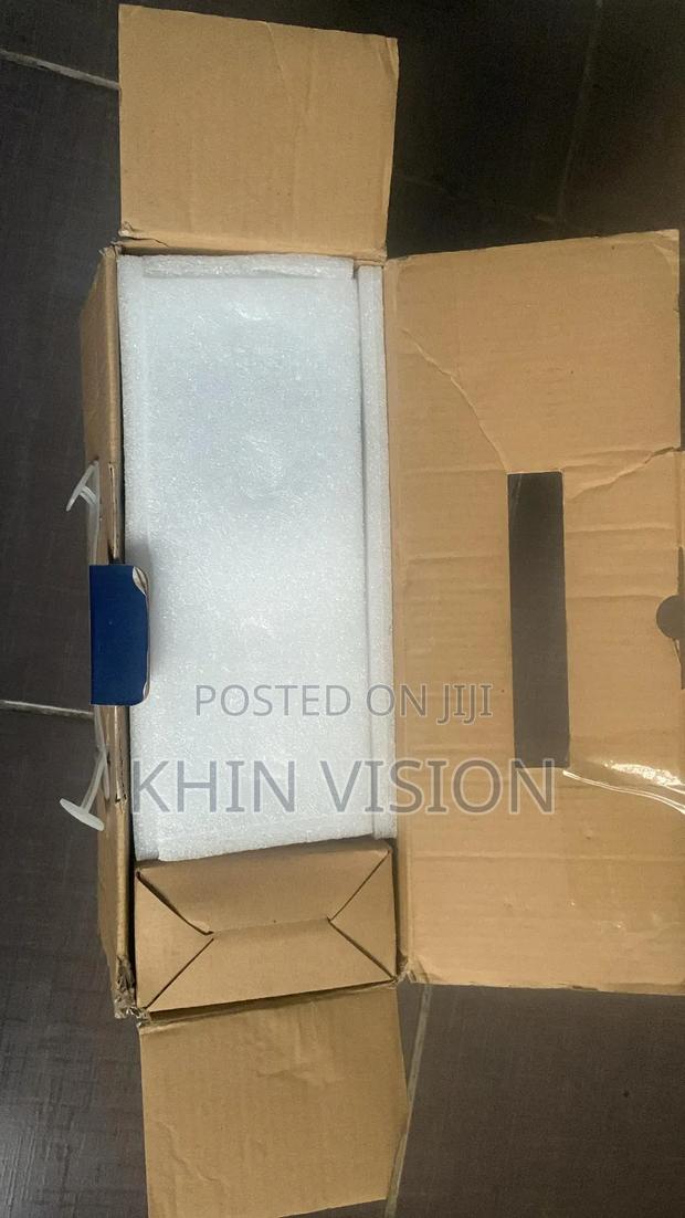 Projector Covers Between 4 to 200inches Space · Photo 5
