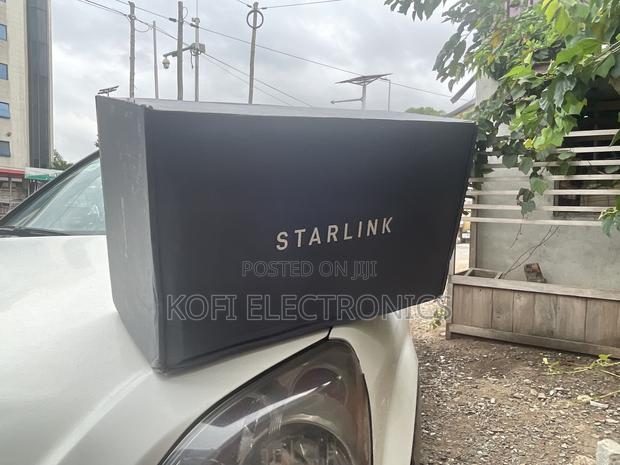 High Definition Starlink Kit V2 W/Dish Router Pipe Adapter · Photo 1