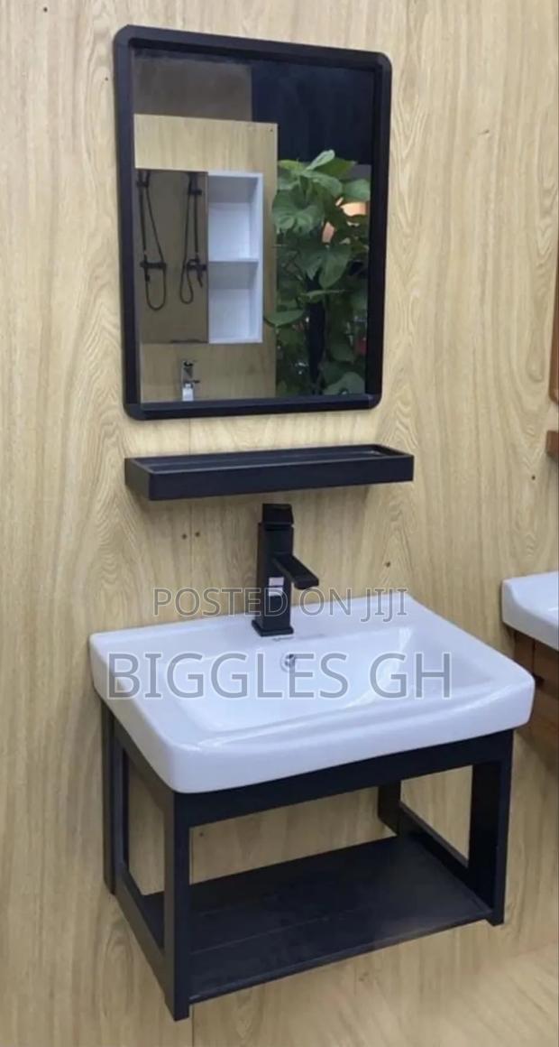 Small Cabinet Basin Black · Photo 1