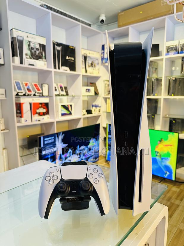 Standard Ps5 With 5 Lates Games ( Fc25 ) · Photo 3