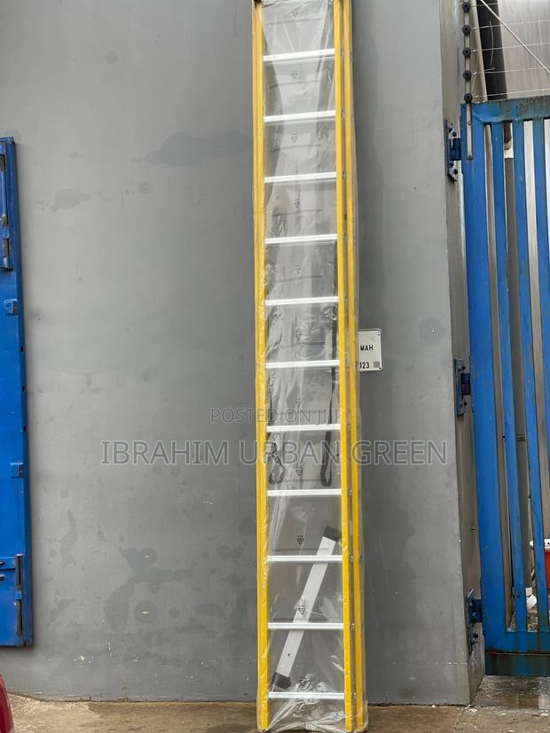 Hard Fiberglass Extension Ladder · Photo 1