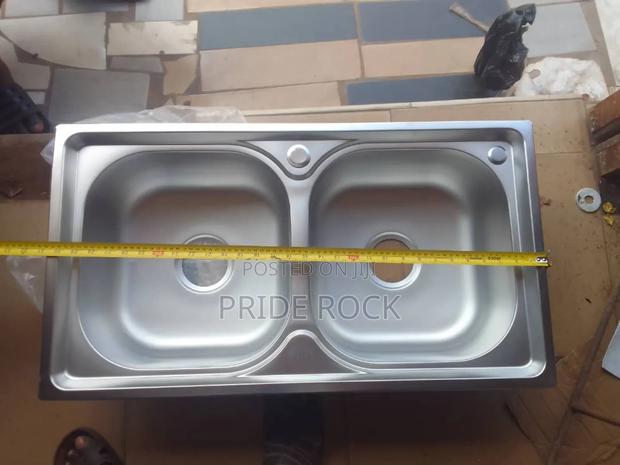 Double Armless Kitchen Sink Set With Tap · Photo 2