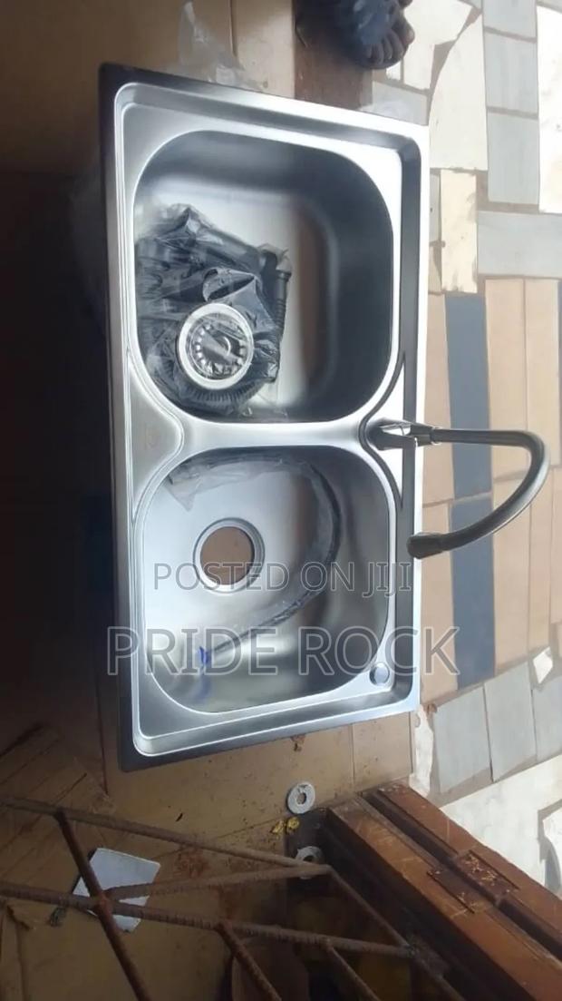 Double Armless Kitchen Sink Set With Tap · Photo 4