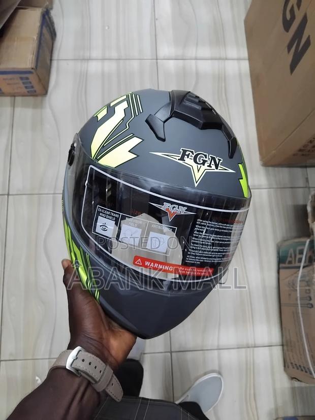 Adult Motor Helmet · Photo 7