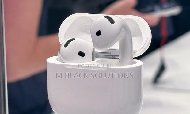 Apple Airpods 4 Earbubs · Photo 1