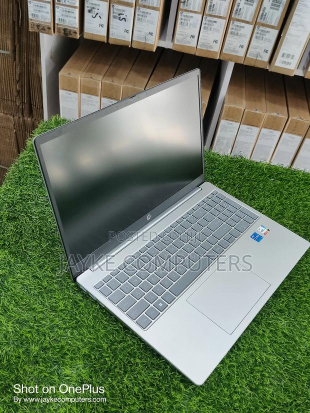 New Laptop HP 15 16GB Intel Core I5 SSD 1T · Photo 3
