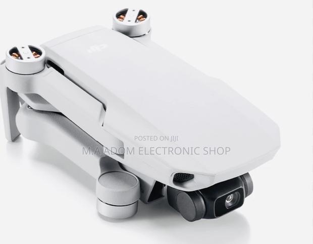DJI Mini 2 SE Fly More Combo · Photo 1