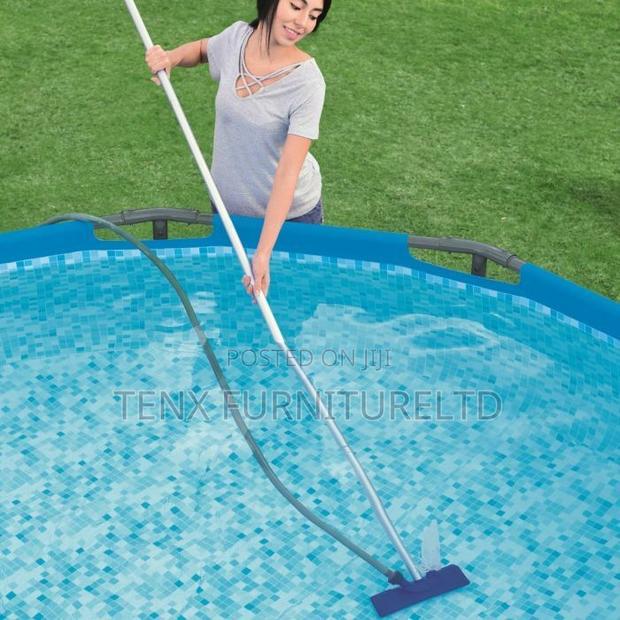 Pool and Spa Accessories Cleaning Set · Photo 1