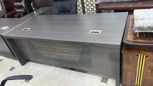 Executive Office Desk Available for Sale · Photo 1