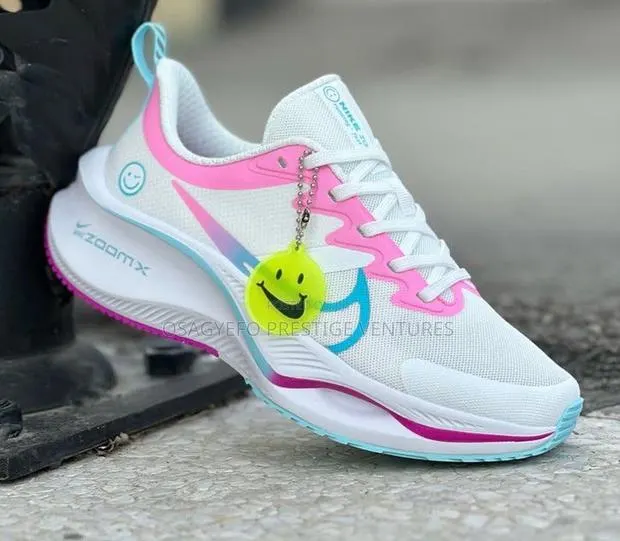 Stylish and Ultra Comfort Ladies Nike Zoomx Sneaker · Photo 1