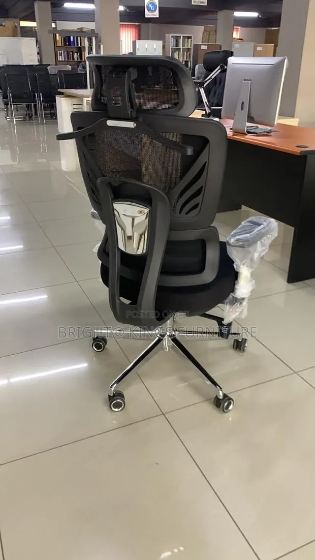 Swivel Chair · Photo 1
