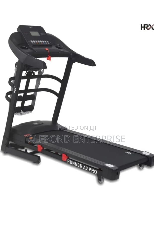 Lifecare Treadmill · Photo 1