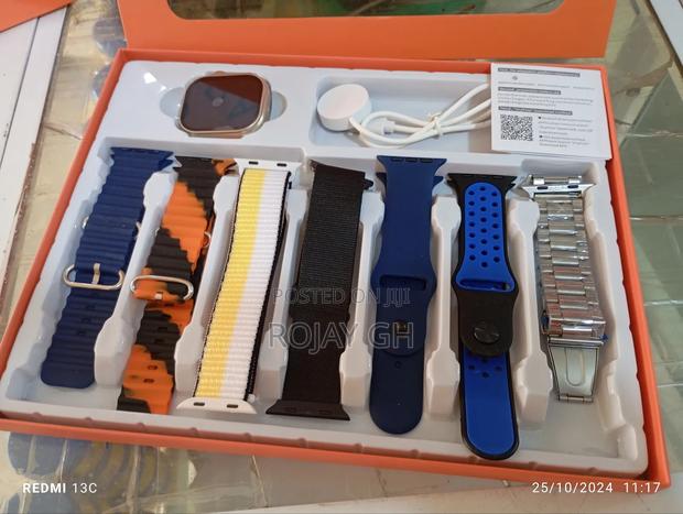 Fashion Luxury 7 in 1 Bracelets Silicon Smartwatch - Blue · Photo 3