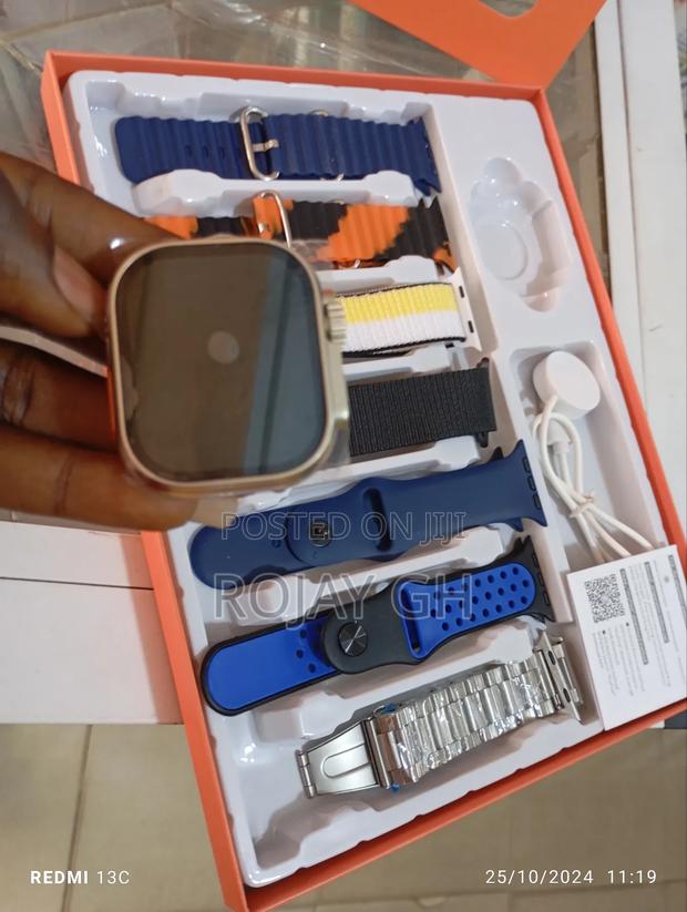 Fashion Luxury 7 in 1 Bracelets Silicon Smartwatch - Blue · Photo 5
