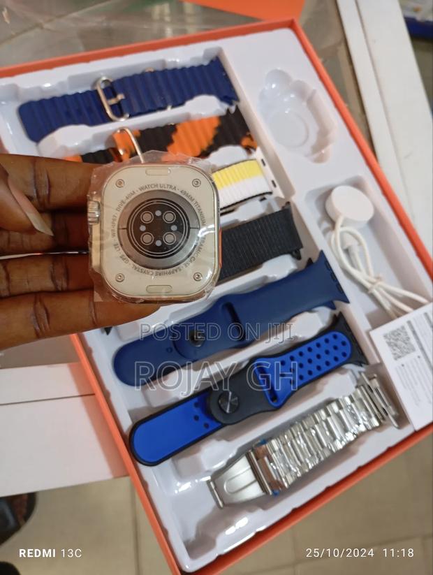 Fashion Luxury 7 in 1 Bracelets Silicon Smartwatch - Blue · Photo 6