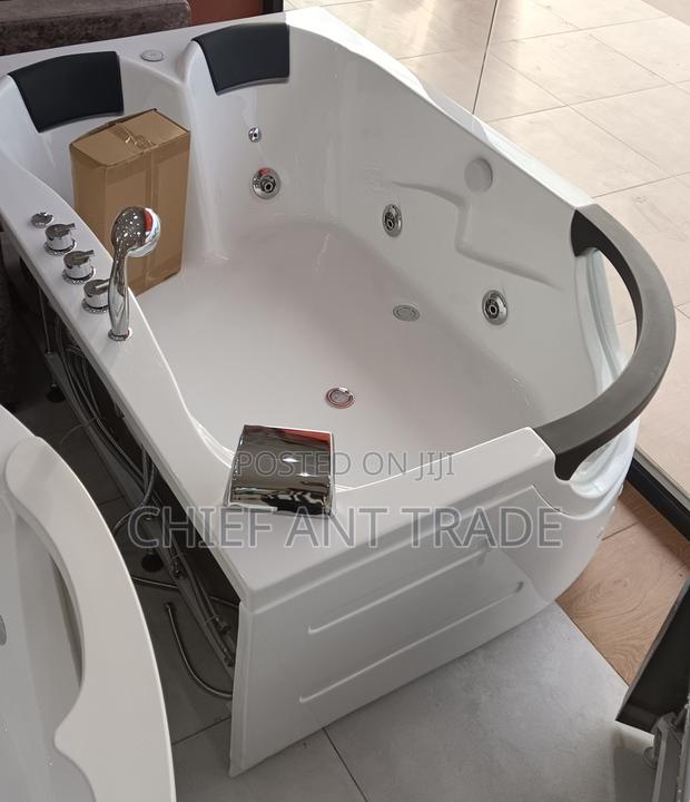 Bluetooth Massaging Jacuzzi Bath. TLP-665 · Photo 1