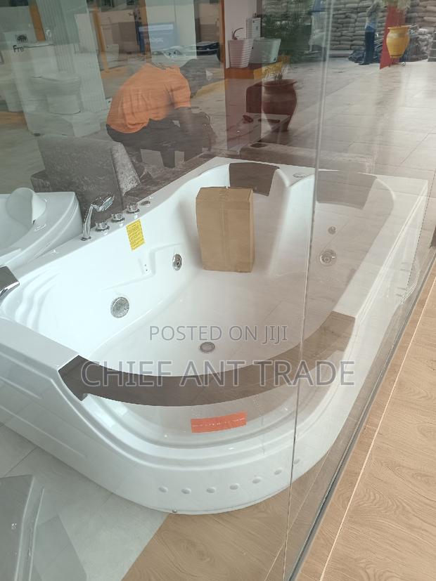 Bluetooth Massaging Jacuzzi Bath. TLP-665 · Photo 2