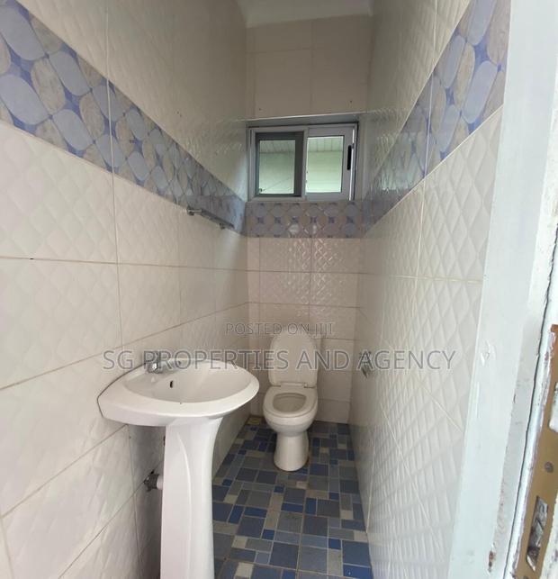 3bdrm House in Batsonaa, Spintex for rent · Photo 3