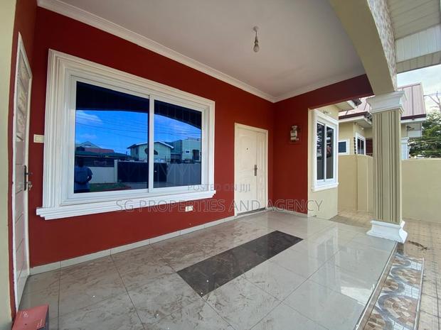 3bdrm House in Batsonaa, Spintex for rent · Photo 2