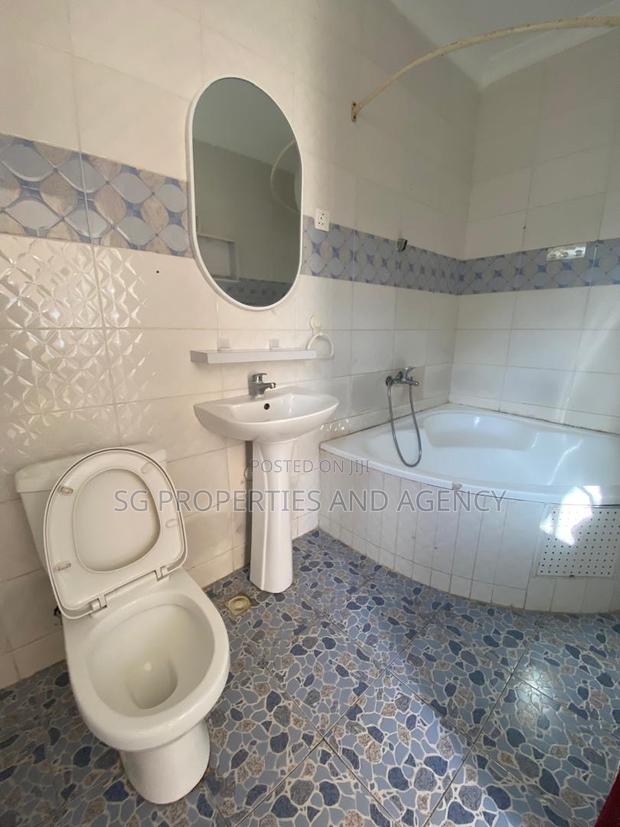 3bdrm House in Batsonaa, Spintex for rent · Photo 4