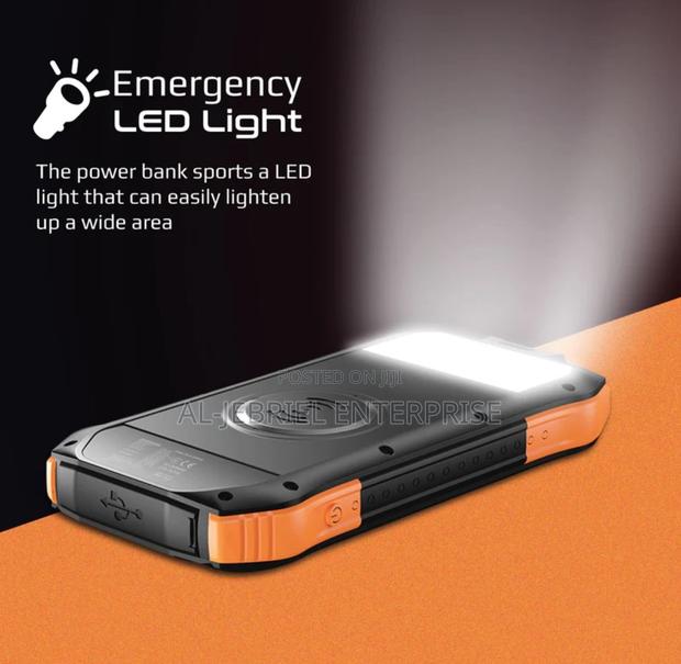 SOLAR TANK-10PDQI PROMATE 10000mah Powerbank With 18w USB-C · Photo 3