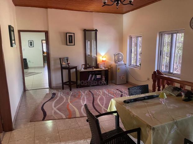 Furnished 6bdrm Mansion in Tesano for sale · Photo 3