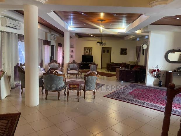 Furnished 6bdrm Mansion in Tesano for sale · Photo 6