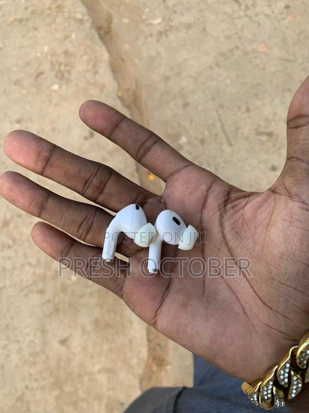 Airpods Pro for Sale With Delivery Within Accra · Photo 5
