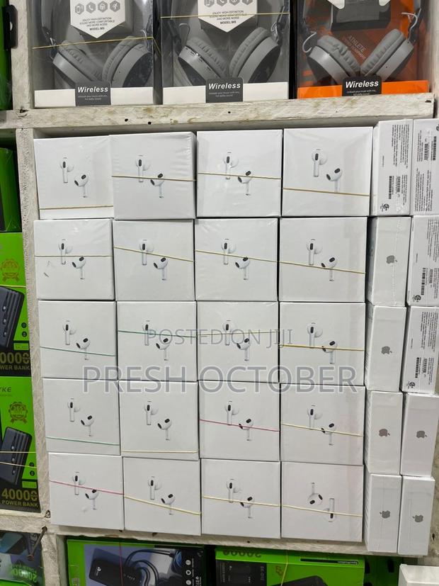 Airpods Pro for Sale With Delivery Within Accra · Photo 4