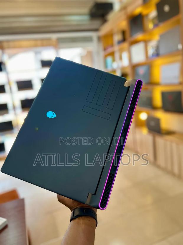 Laptop Alienware Area-51m 16GB Intel Core I7 SSD 1.5T · Photo 2