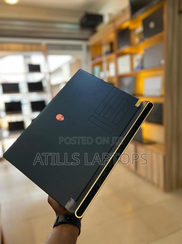Laptop Alienware Area-51m 16GB Intel Core I7 SSD 1.5T · Photo 3