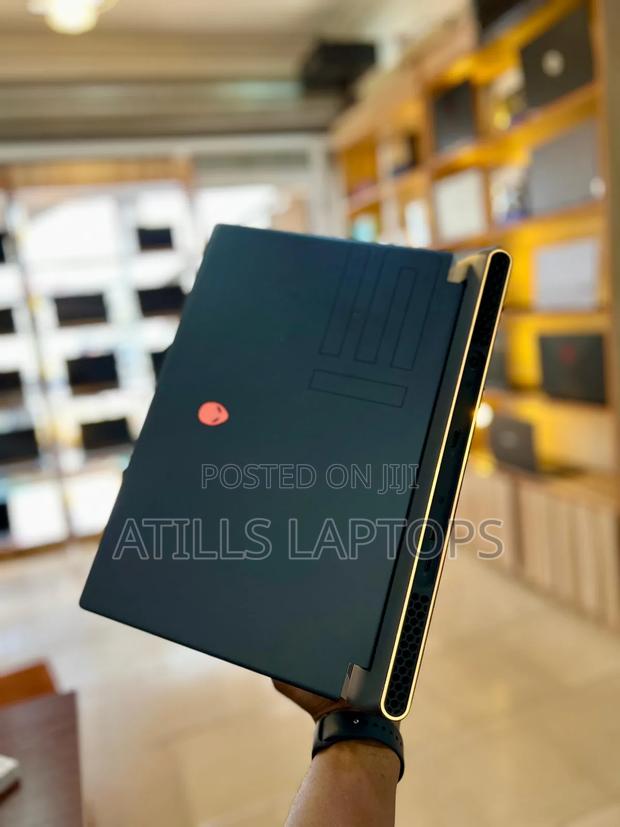 Laptop Alienware Area-51m 16GB Intel Core I7 SSD 1.5T · Photo 4