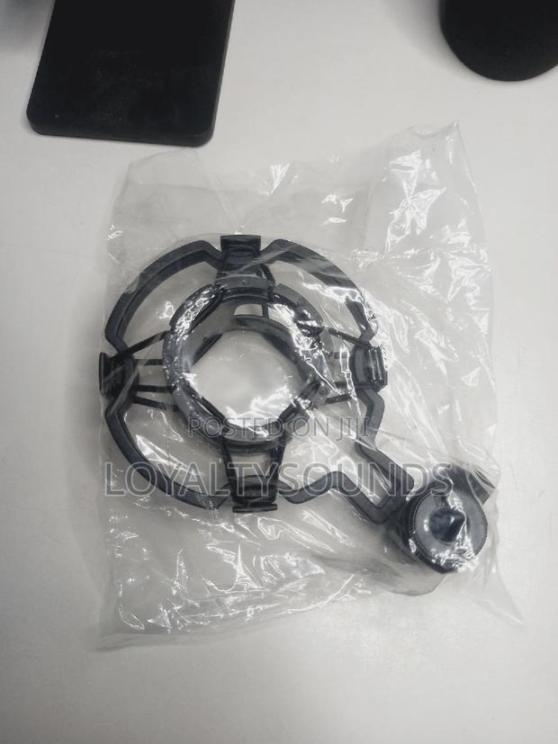 Plastic Mic Holder · Photo 3