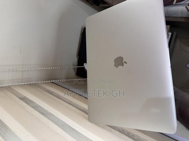 Laptop Apple MacBook Pro 2018 32GB Intel Core i7 SSD 512GB · Photo 2