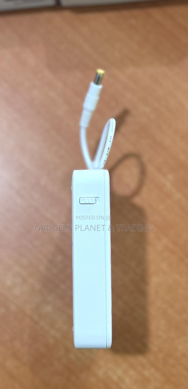 Uninterruptible Power Supply for Routers 12V 2A - ZLT UPS100 · Photo 4