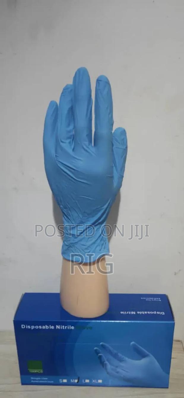 Disposable Nitrile Gloves · Photo 1