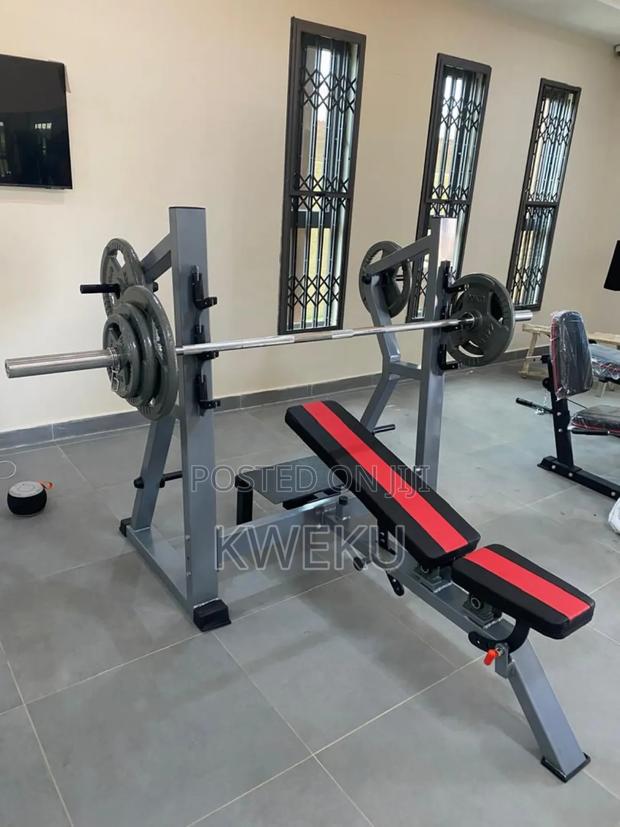 Commercial Weight Bench · Photo 1
