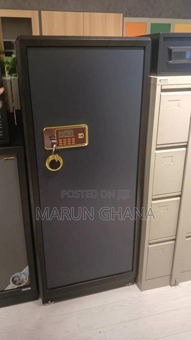 3D 1570 - Fireproof Safe Locker · Photo 1