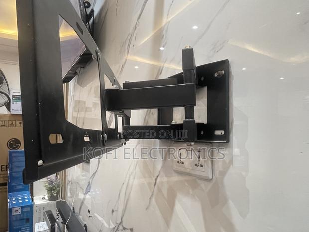 Flexible Heavy Duty Swivel Tv Mount for 40''- 80 · Photo 1