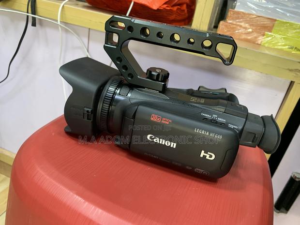 Canon G40 Camera With Handle · Photo 2