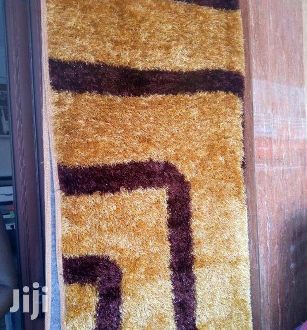 Center Carpet · Photo 1