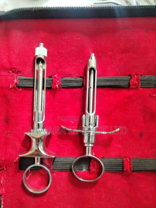 Dental Aspirating Syringe · Photo 1
