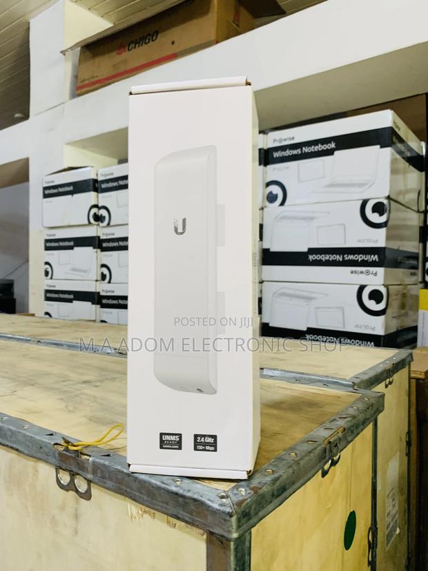Nano Station M2 Indoor/Outdoor Wireless CPE · Photo 1