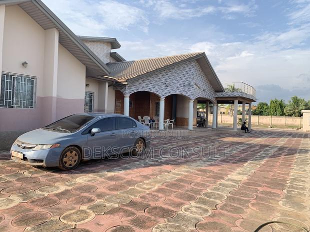 House for Sale · Photo 2