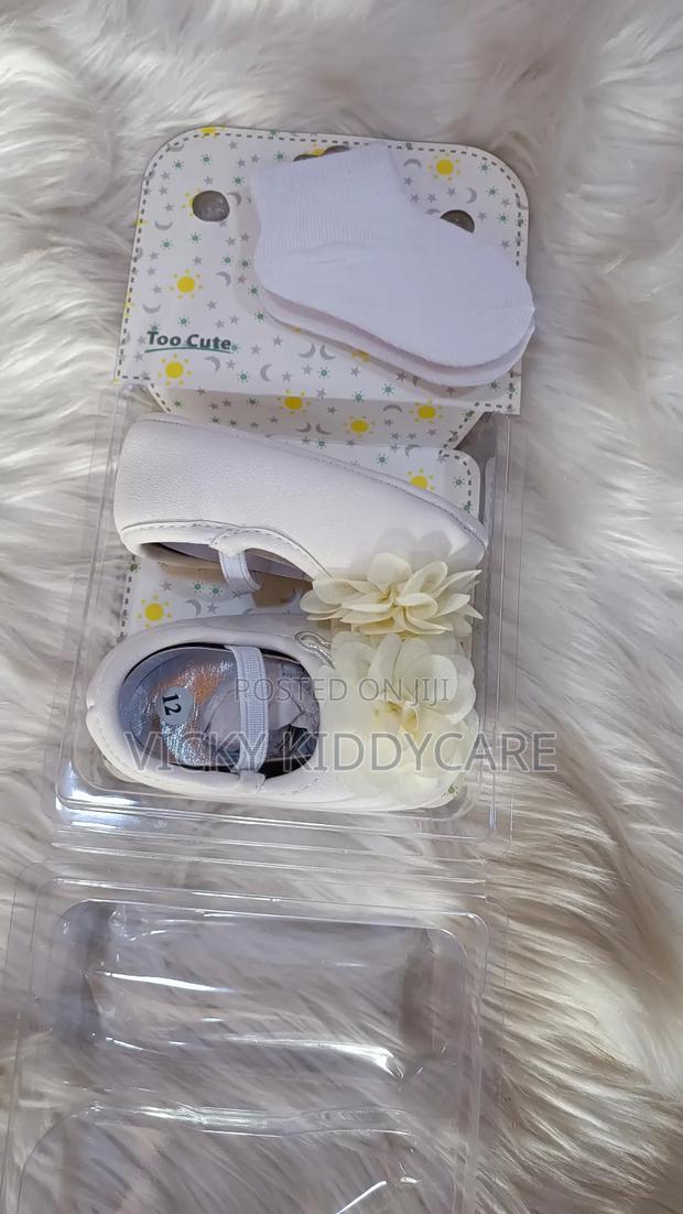Girls Shoes · Photo 2