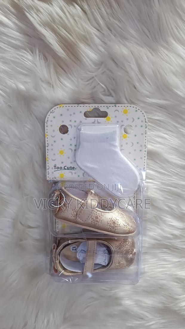 Girls Shoes · Photo 3